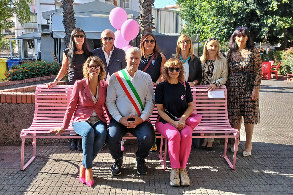Gravina di Catania, inaugurazione panchina rosa